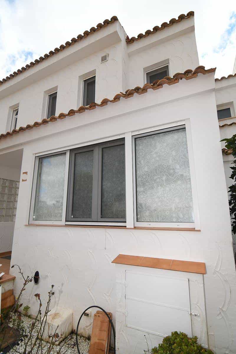 House in Carbonera, Valencia 10161019