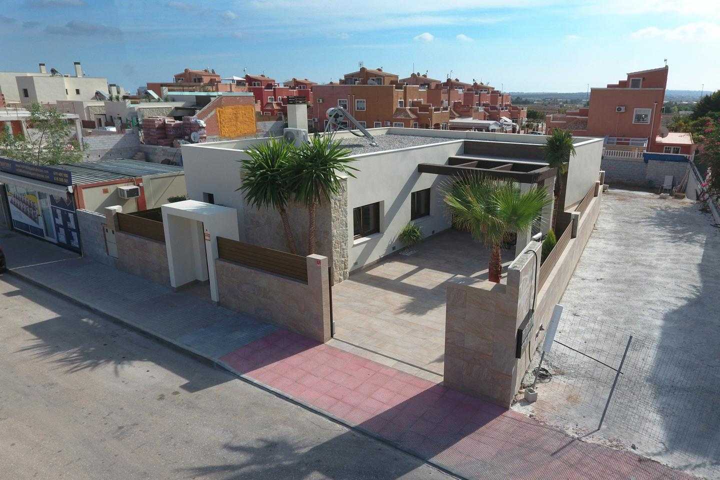 Будинок в Los Montesinos, Comunidad Valenciana 10161206