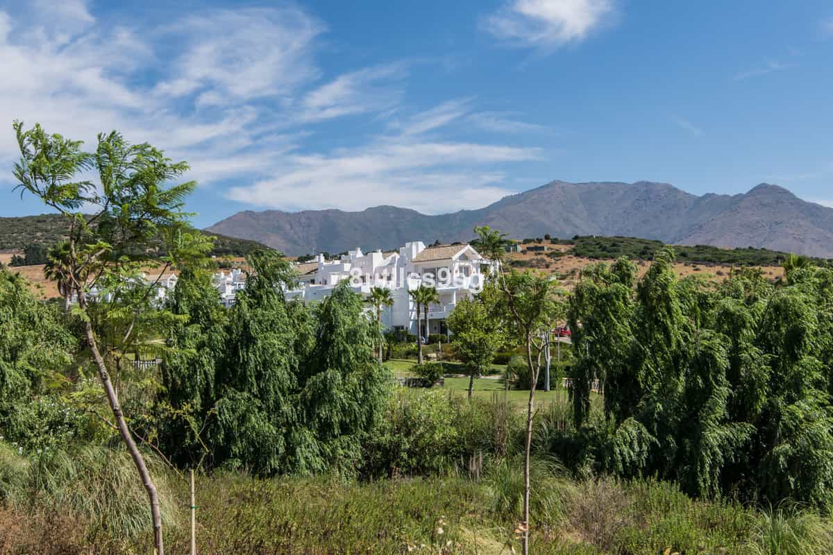 Condominium dans Casares, Andalusia 10162392