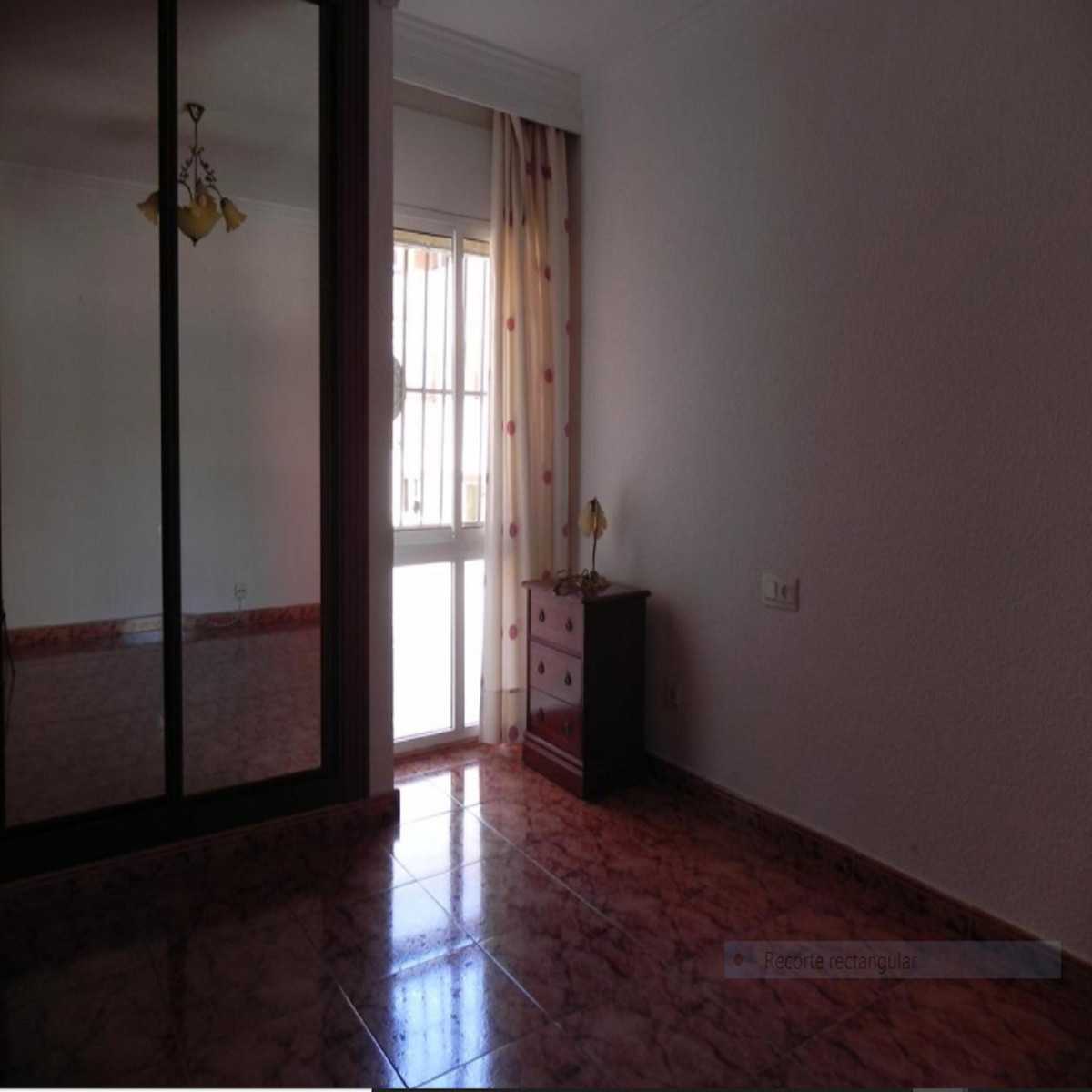 Condominium in Olias, Andalusia 10162616