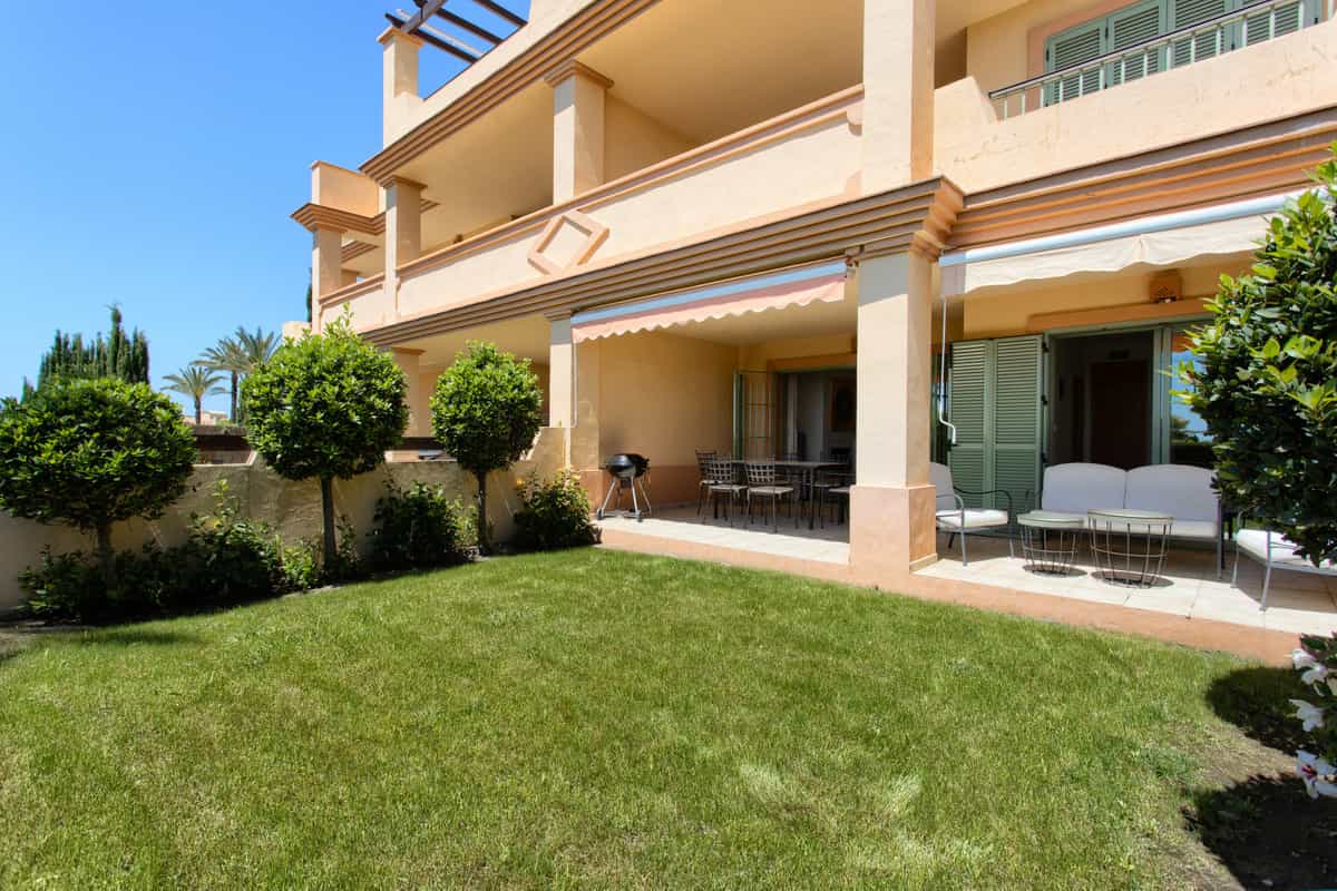 Condominium in Benahavis, Andalusië 10162747