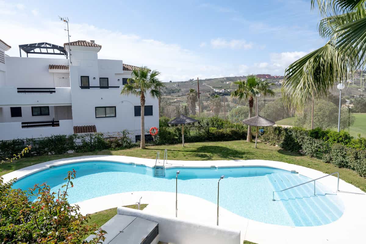 Condominium dans Casares, Andalusia 10162864
