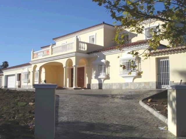 House in Guadiaro, Andalusia 10163068