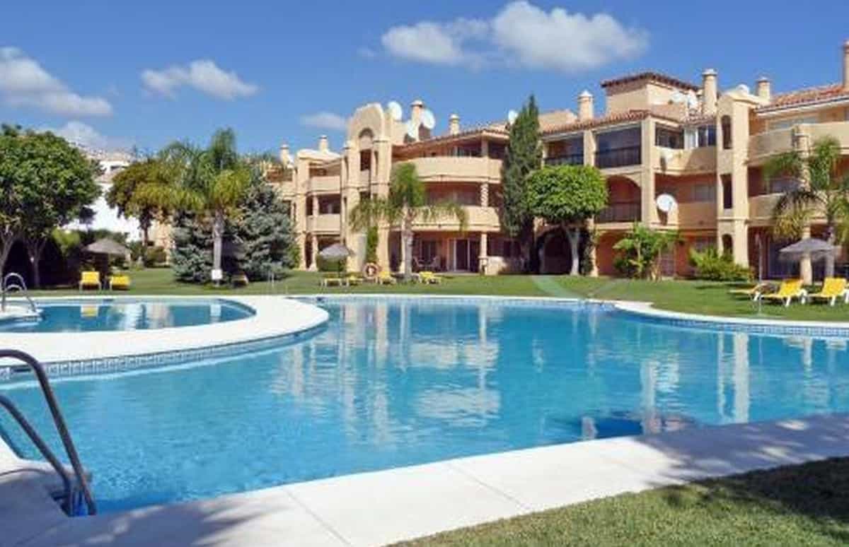 Condominium in Alhaurin el Grande, Andalusië 10163111