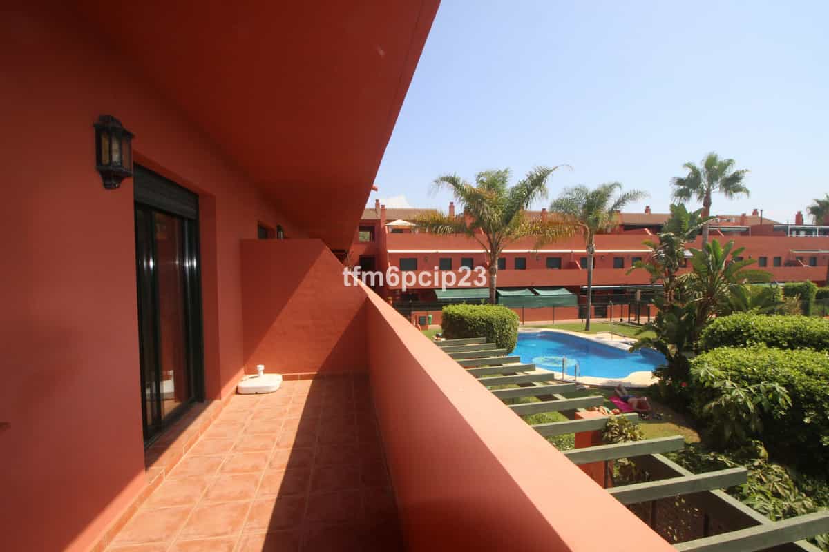 Condominium in Casares, Andalusia 10163394