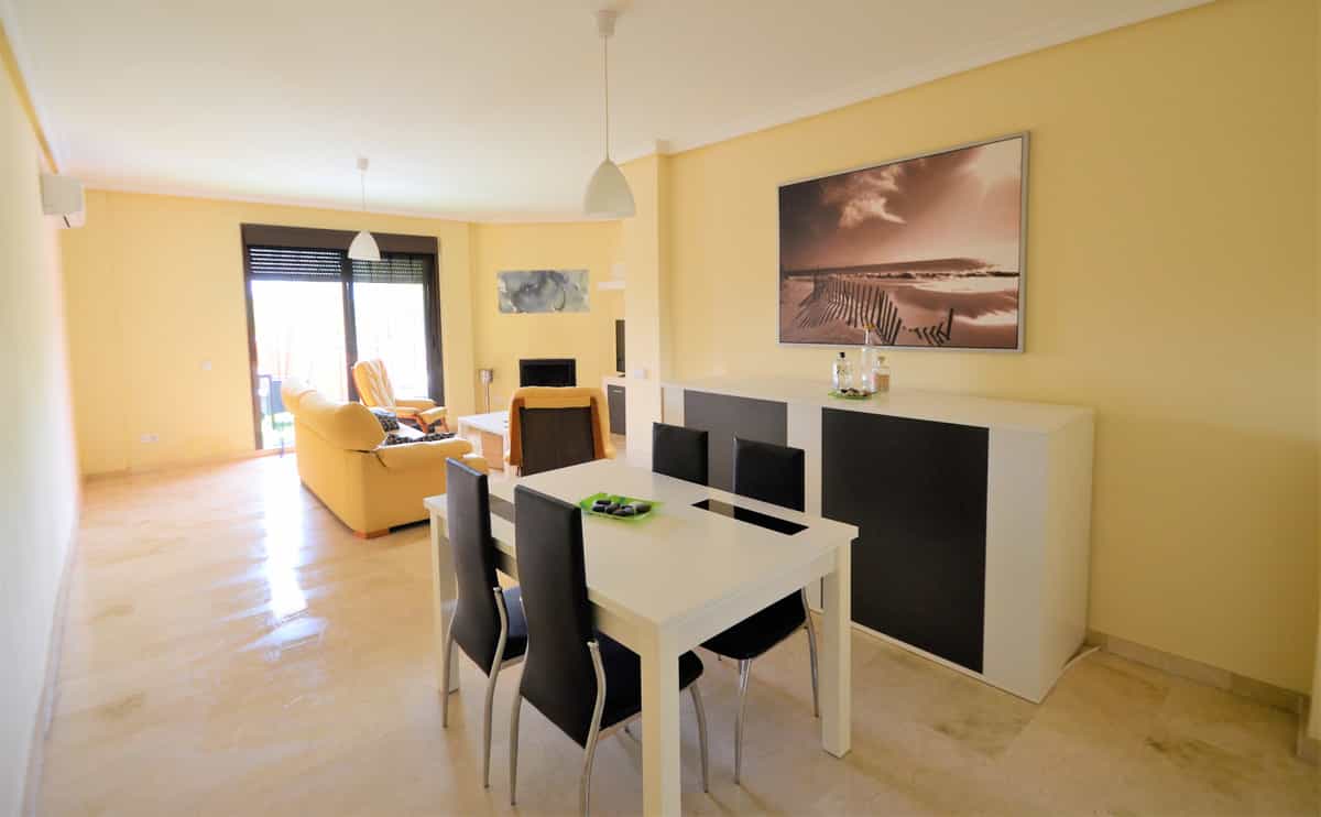 Condominium dans Casares, Andalusia 10163599
