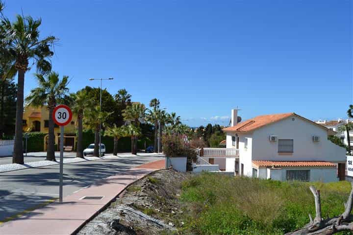 Land in Fuengirola, Andalusia 10163831