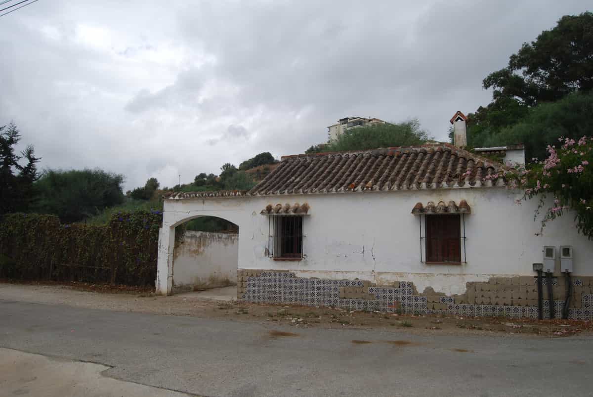 Land in Fuengirola, Andalusië 10163862
