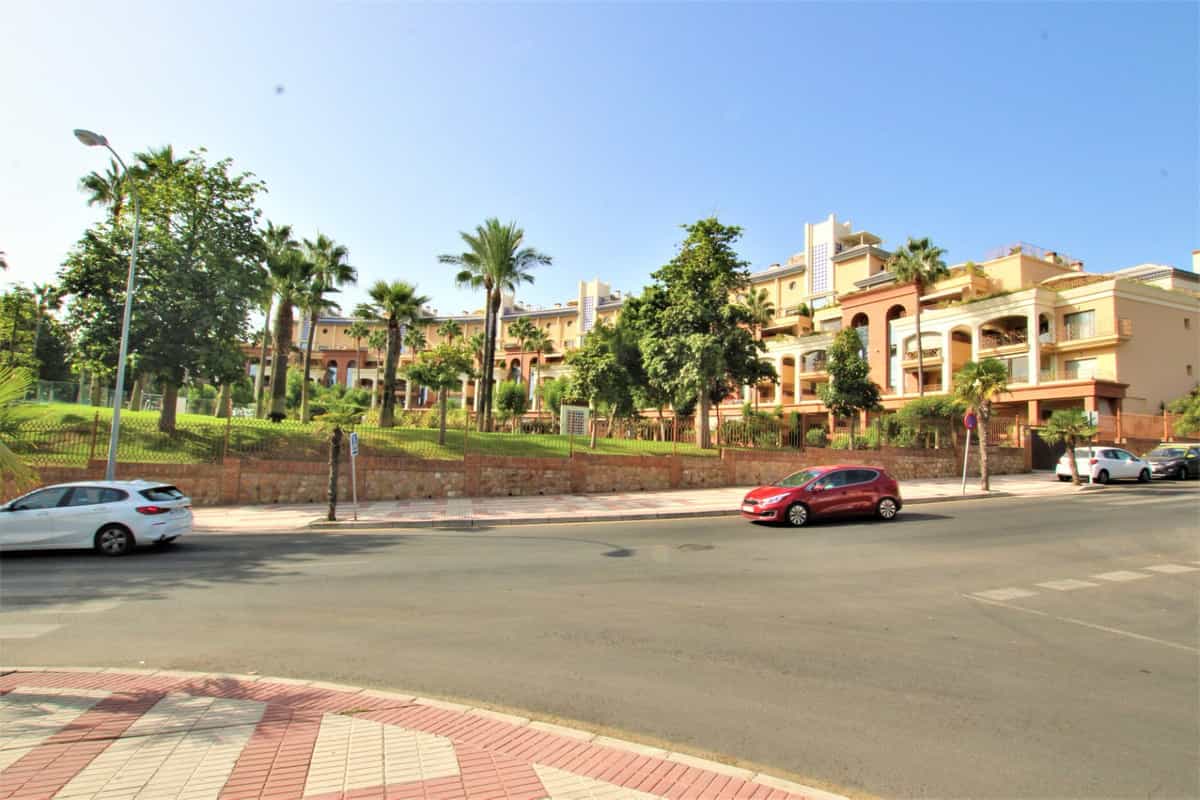 Condominium in Benalmádena, Andalucía 10164674