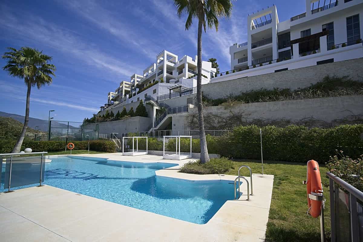 Condominium in Benahavis, Andalusië 10164793
