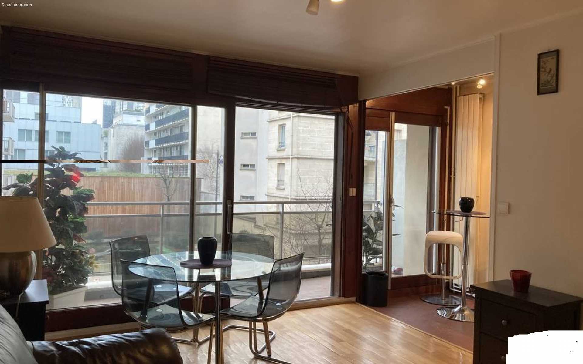 Condominium in Bordeaux, Nouvelle-Aquitanië 10165028