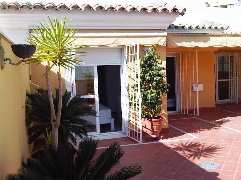 Condominium dans Torremolinos, Andalousie 10165376