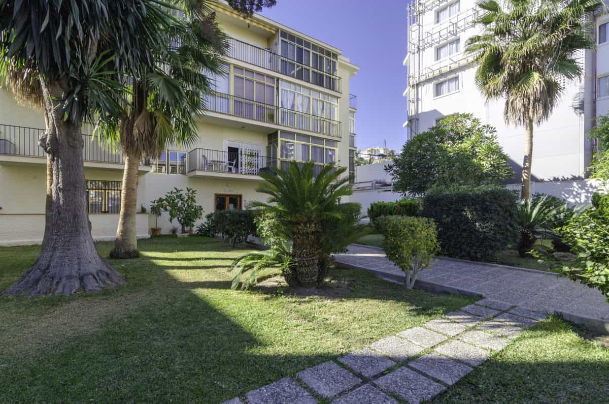Condominium in , Andalusia 10165407