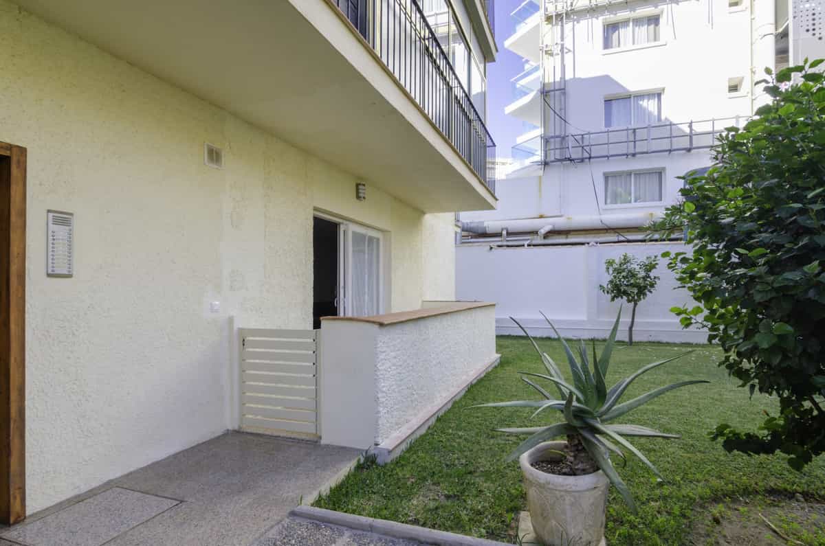 Condominium in , Andalusia 10165407