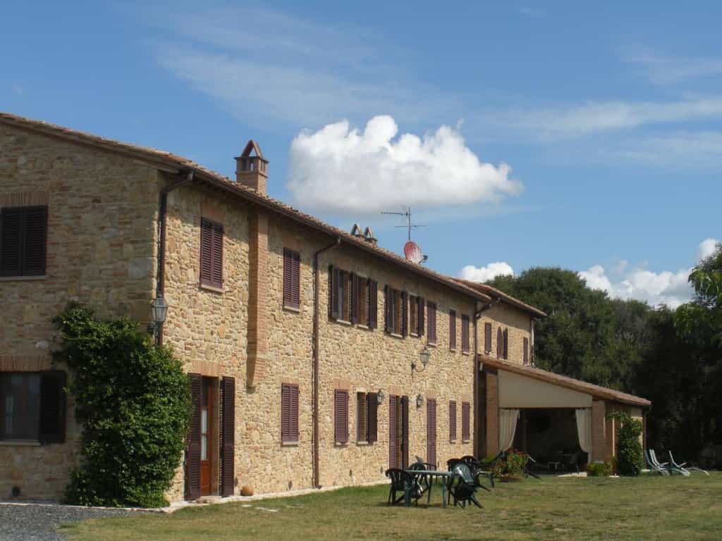 Rumah di Volterra, Toskana 10165621