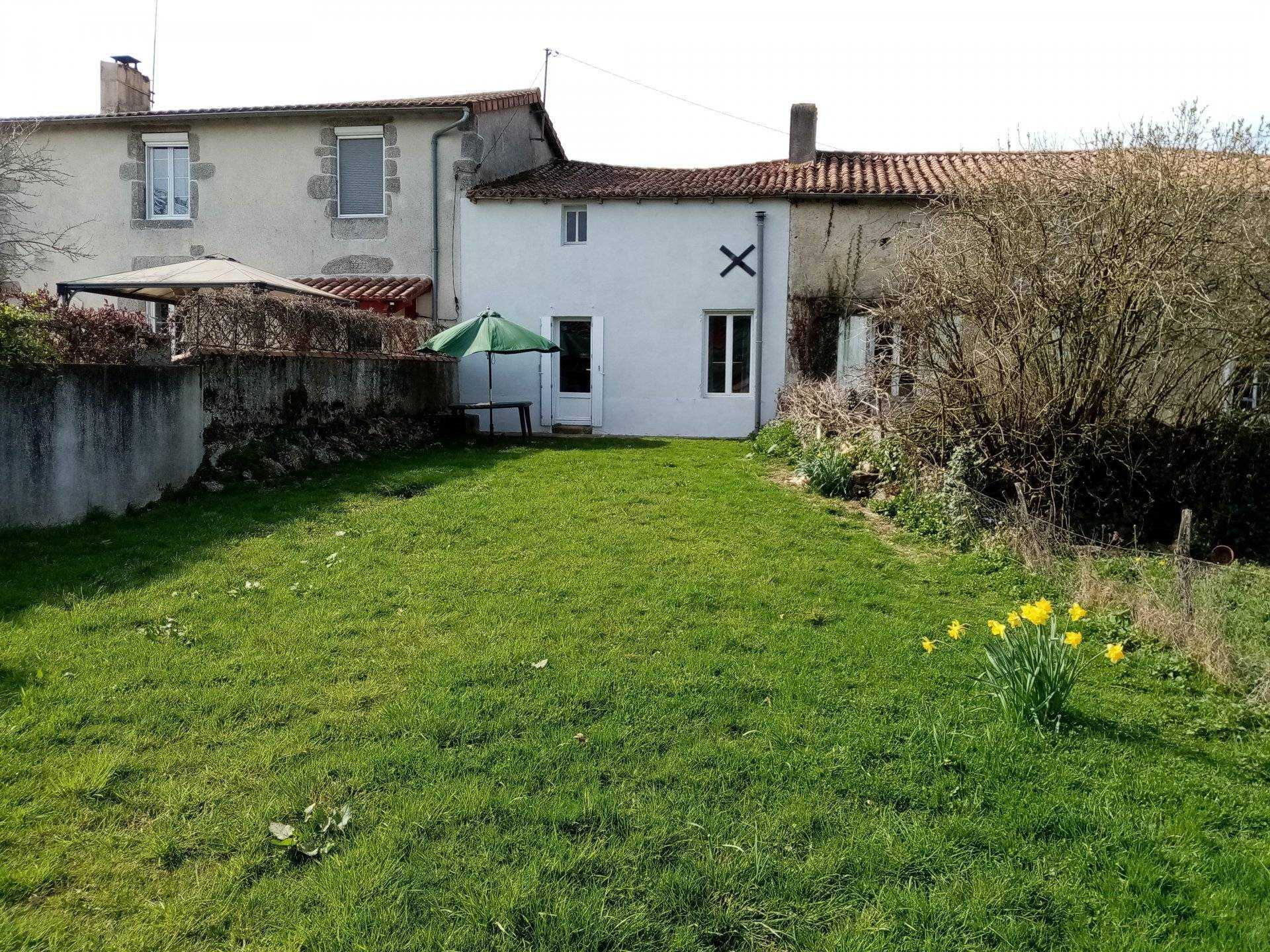 σπίτι σε L'Absie, Nouvelle-Aquitaine 10165835