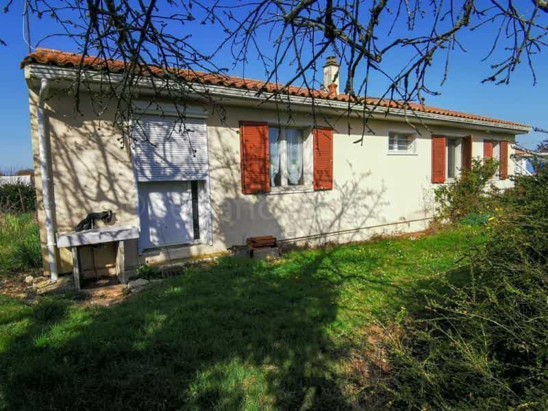 Huis in Chaunay, Nouvelle-Aquitaine 10165972