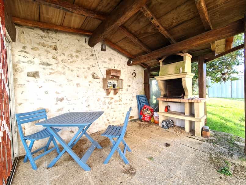 rumah dalam Beaulieu-sur-Sonnette, Nouvelle-Aquitaine 10165980
