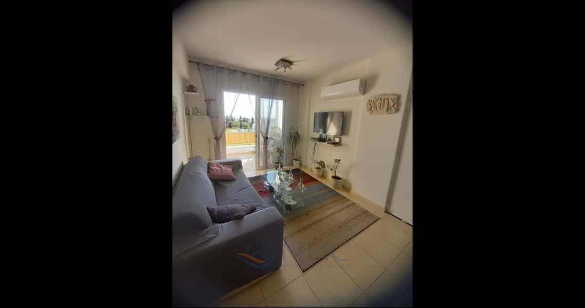 Condominium in Mandria, Paphos 10166188