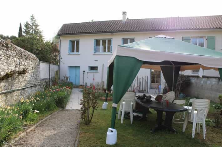 House in Ruffec, Nouvelle-Aquitaine 10166725