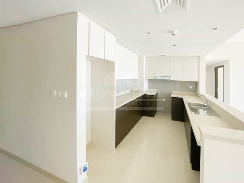 Condominium in Warisaan, Dubayy 10167133