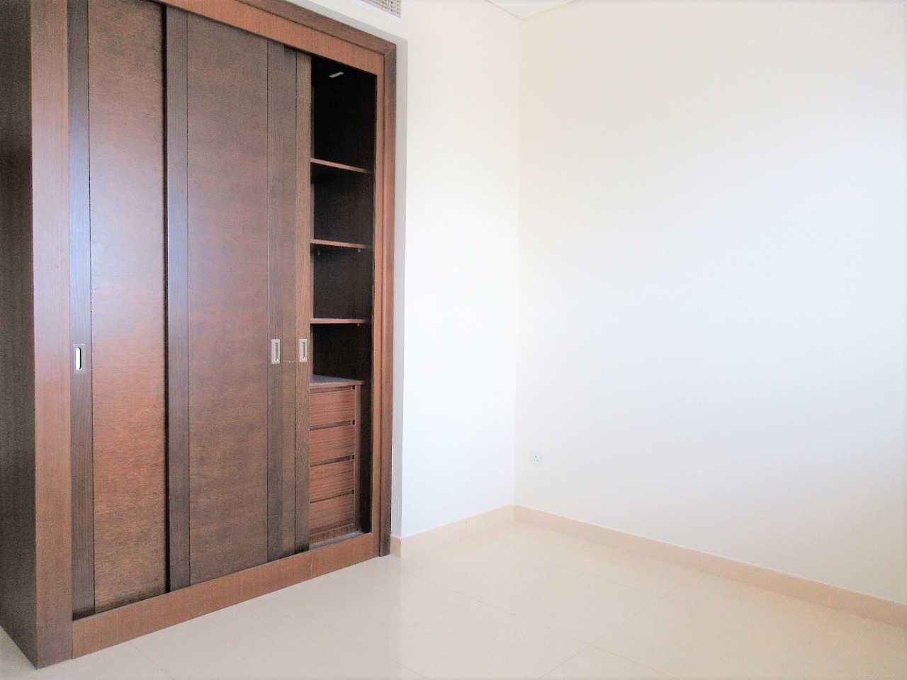 Condominium in Warisan, Dubayy 10167175
