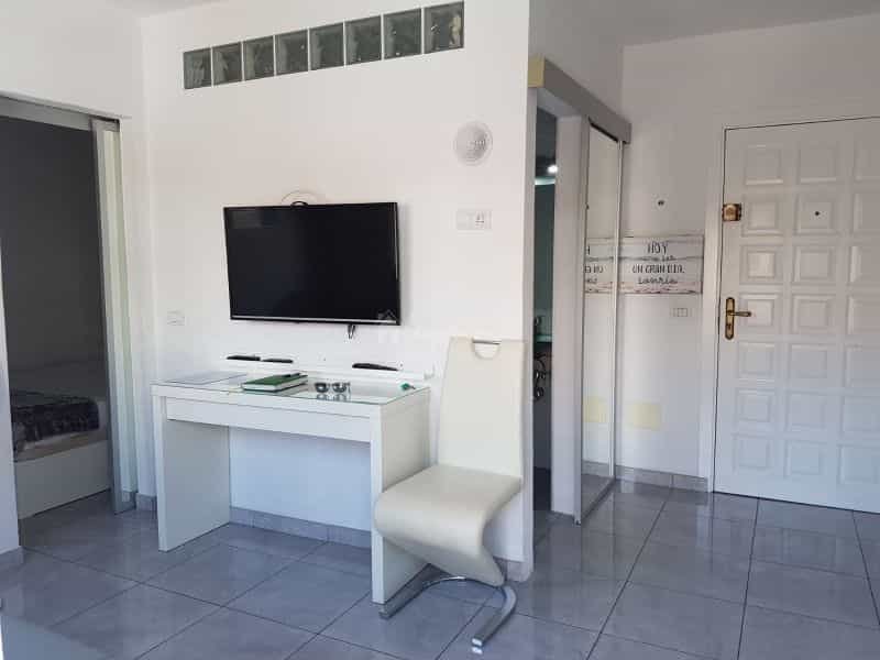 Condominium in Arona, Canarias 10167302