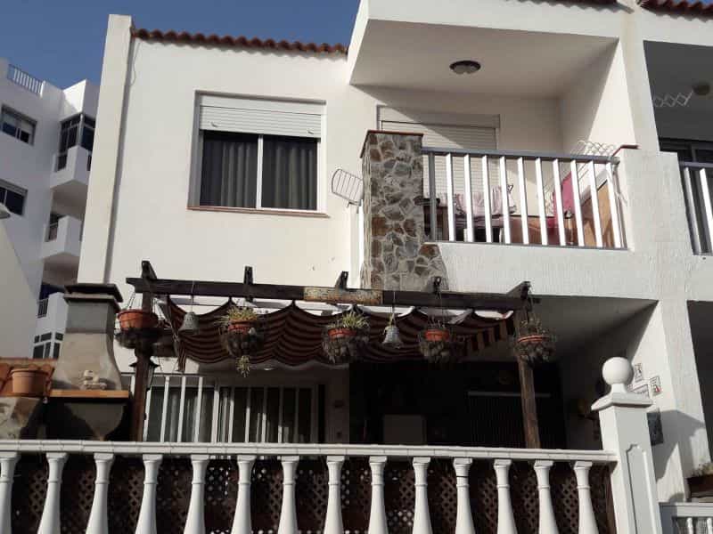 Condominium in Adeje, Canary Islands 10167425