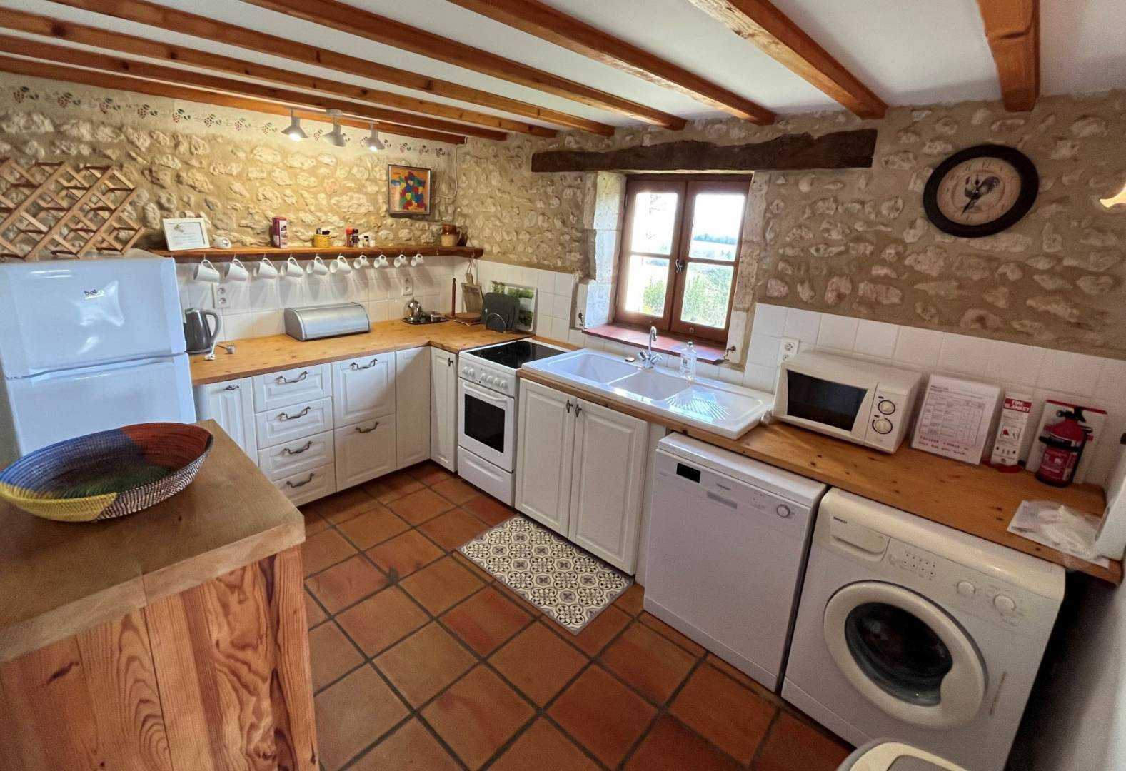 House in Nabinaud, Nouvelle-Aquitaine 10167473