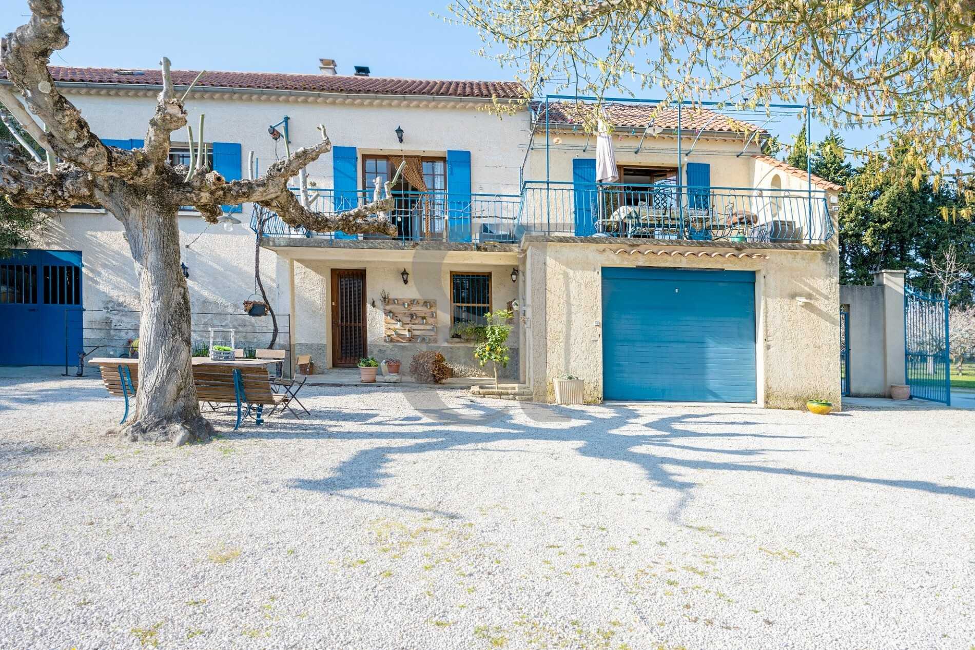 House in Sarrians, Provence-Alpes-Cote d'Azur 10167545