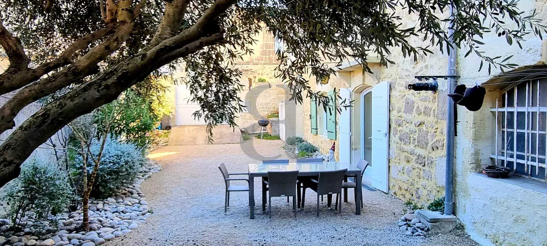 House in Fontvieille, Provence-Alpes-Cote d'Azur 10167556