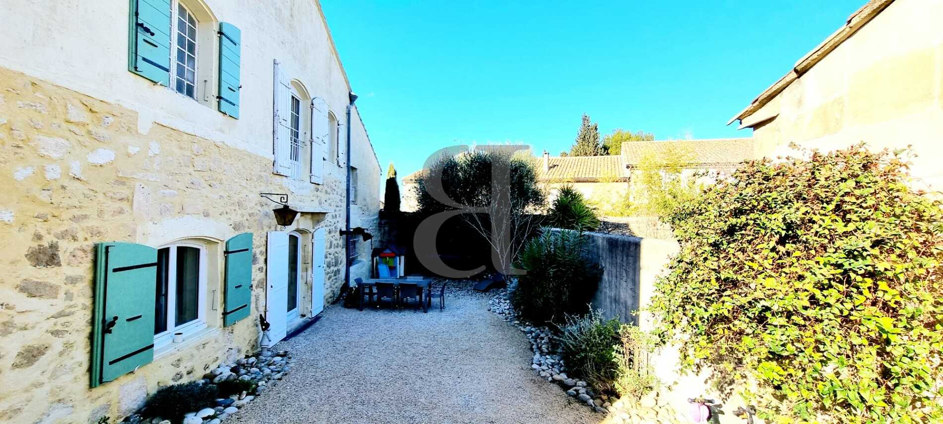 Casa nel Fontvieille, Provence-Alpes-Côte d'Azur 10167556