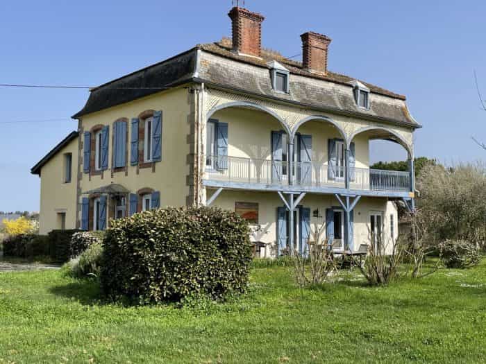 Talo sisään Mirande, Occitanie 10167698