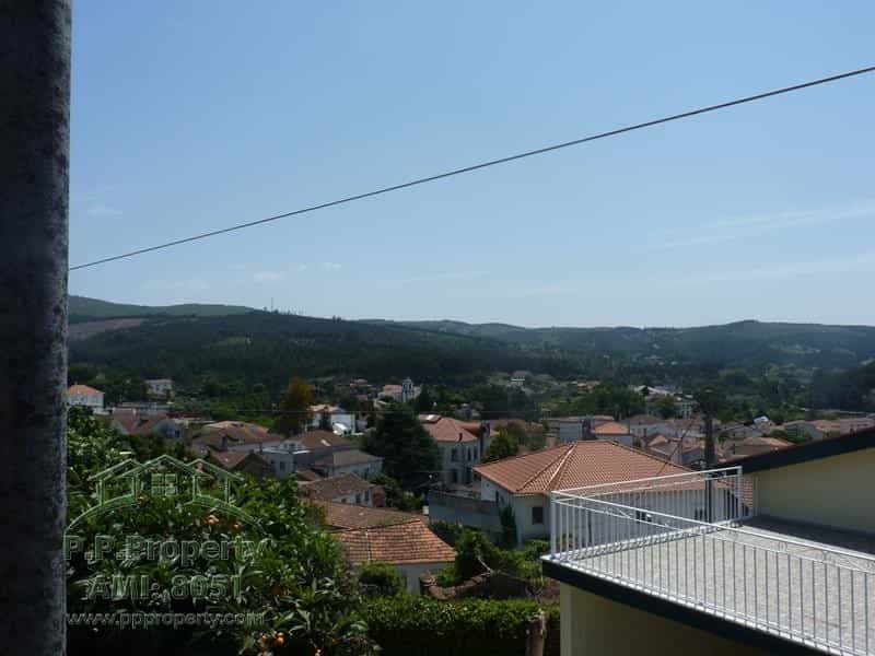 Talo sisään Castanheira de Pêra, Leiria District 10167711