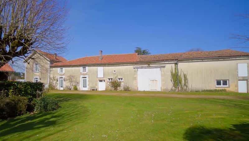 House in Ardilleux, Nouvelle-Aquitaine 10167776