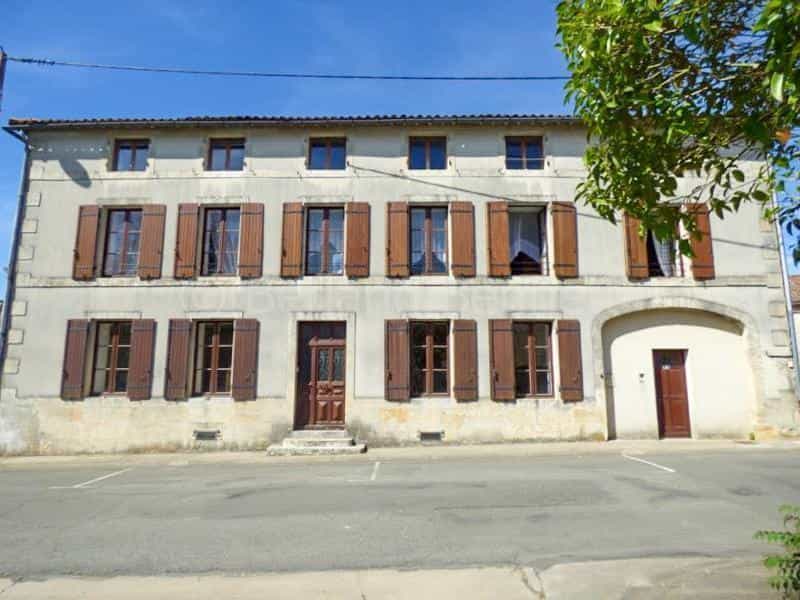 σπίτι σε Sauze-Vaussais, Nouvelle-Aquitaine 10167778