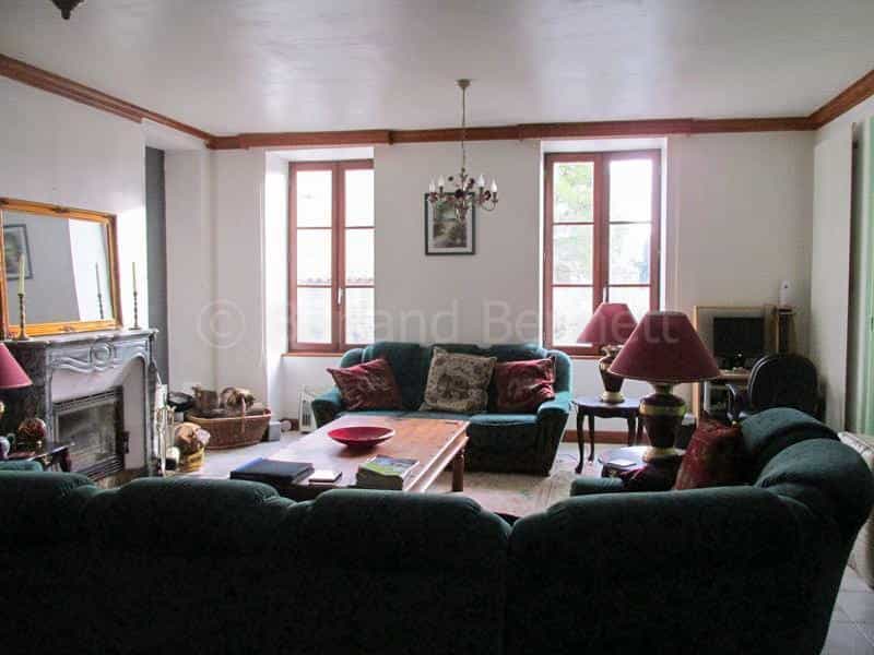 σπίτι σε Sauze-Vaussais, Nouvelle-Aquitaine 10167778