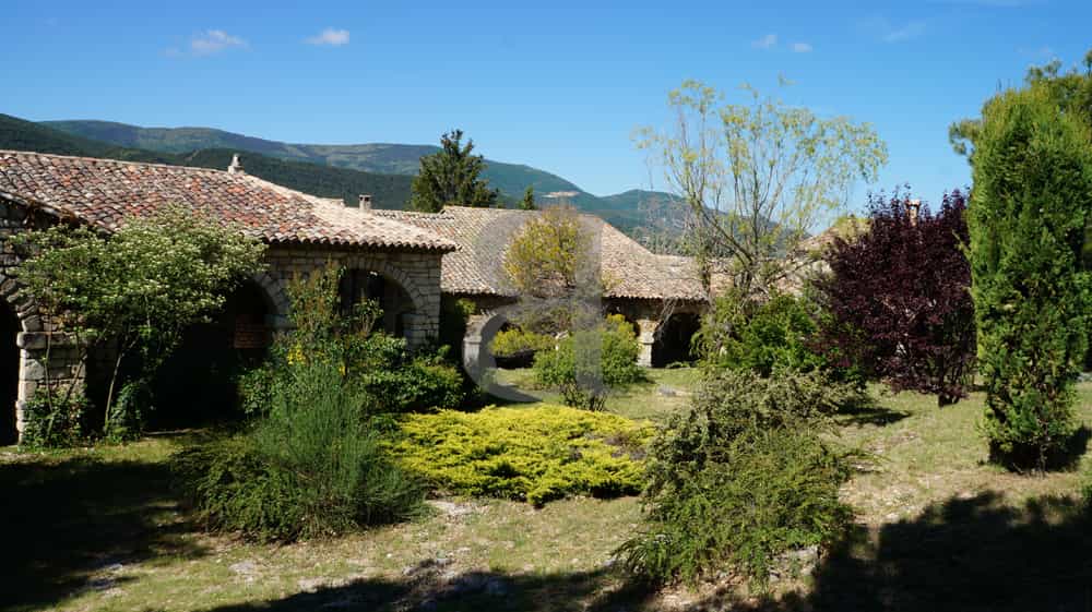 Casa nel Buis-les-Baronnies, Alvernia-Rodano-Alpi 10167806