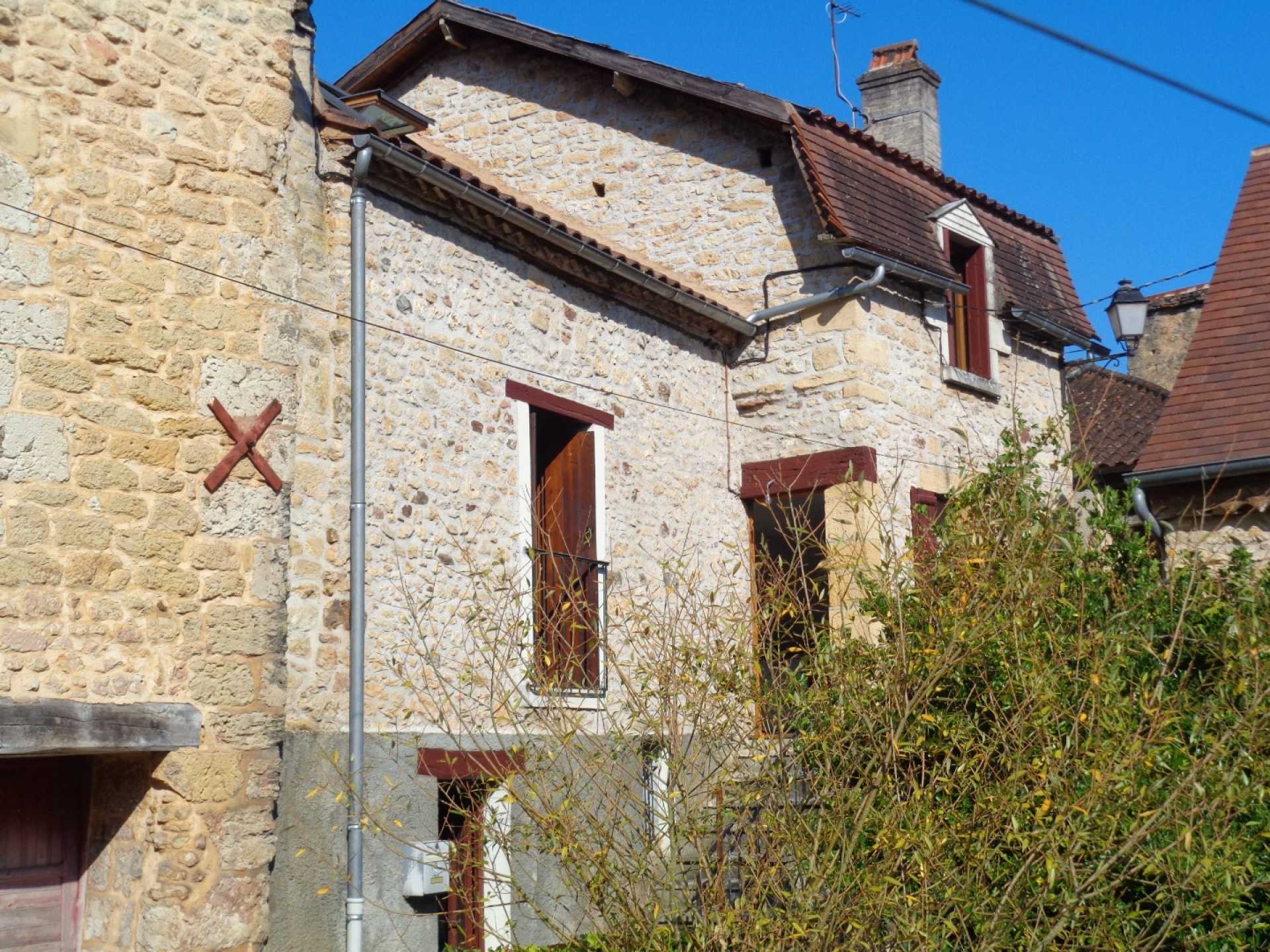 房子 在 Saint-Cyprien, Nouvelle-Aquitaine 10167842
