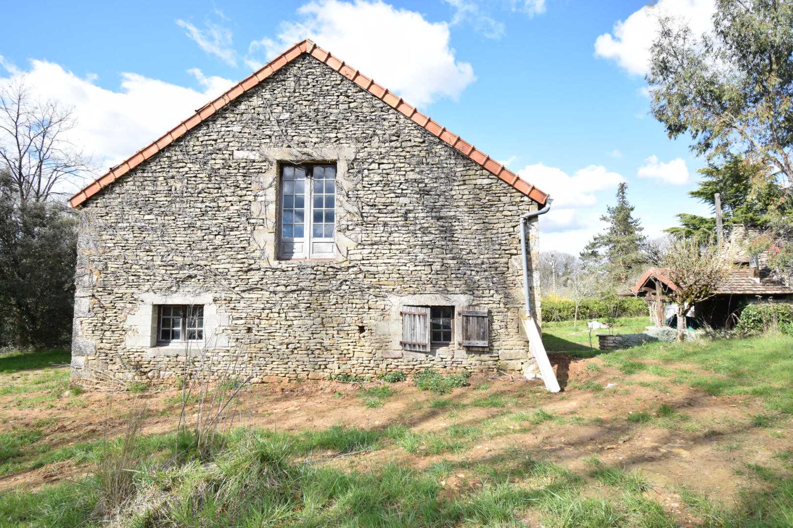 House in Saint-Cyprien, Nouvelle-Aquitaine 10167878