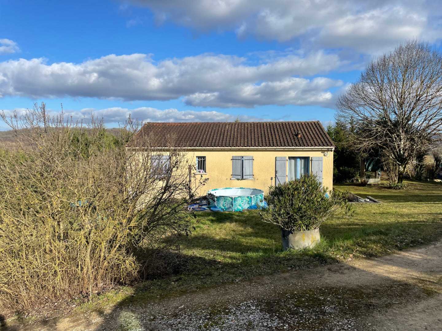 σπίτι σε Saint-Cyprien, Nouvelle-Aquitaine 10168020