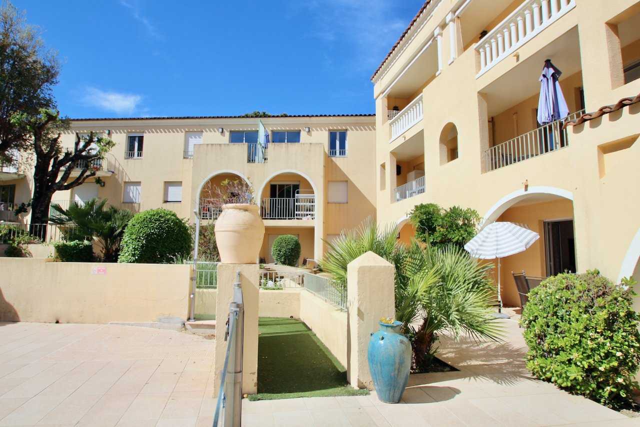 公寓 在 Saint-Tropez, Provence-Alpes-Côte d'Azur 10168047