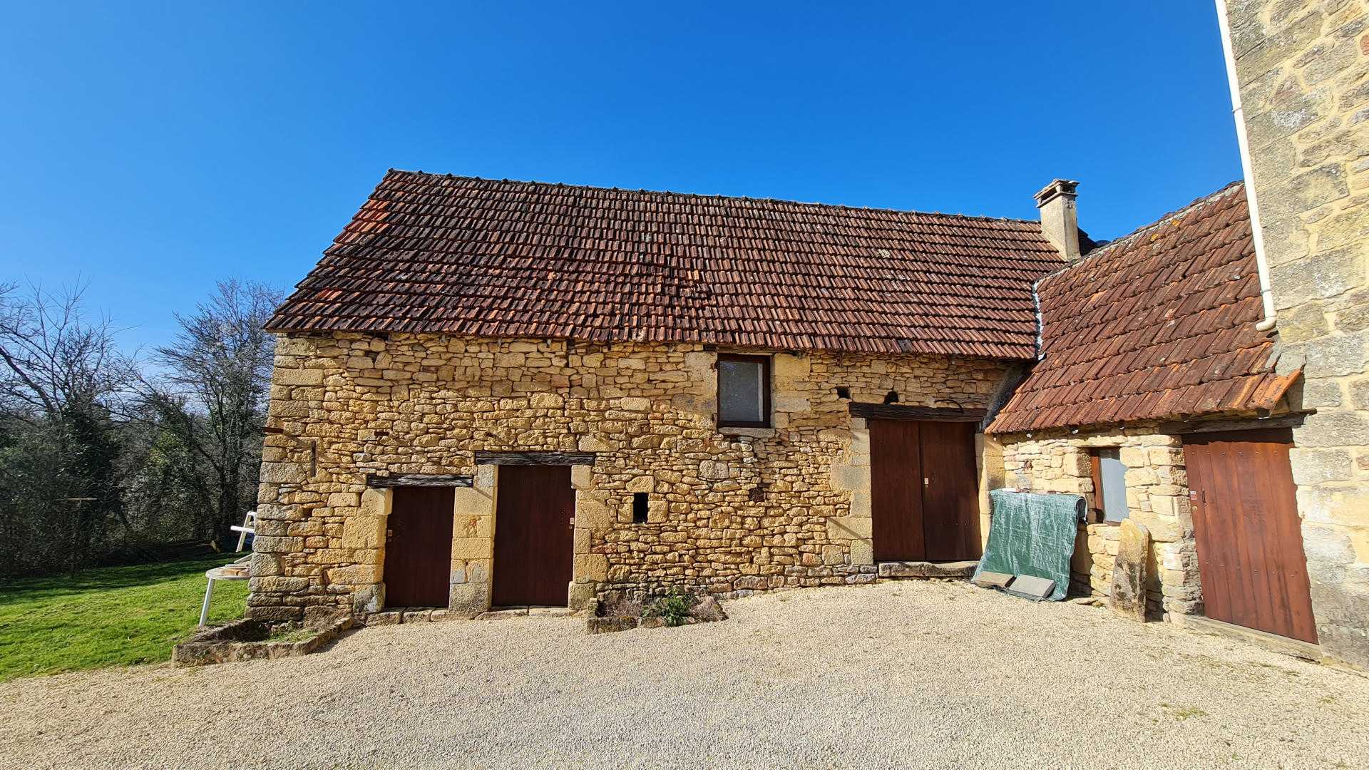 House in Saint-Cyprien, Nouvelle-Aquitaine 10168054