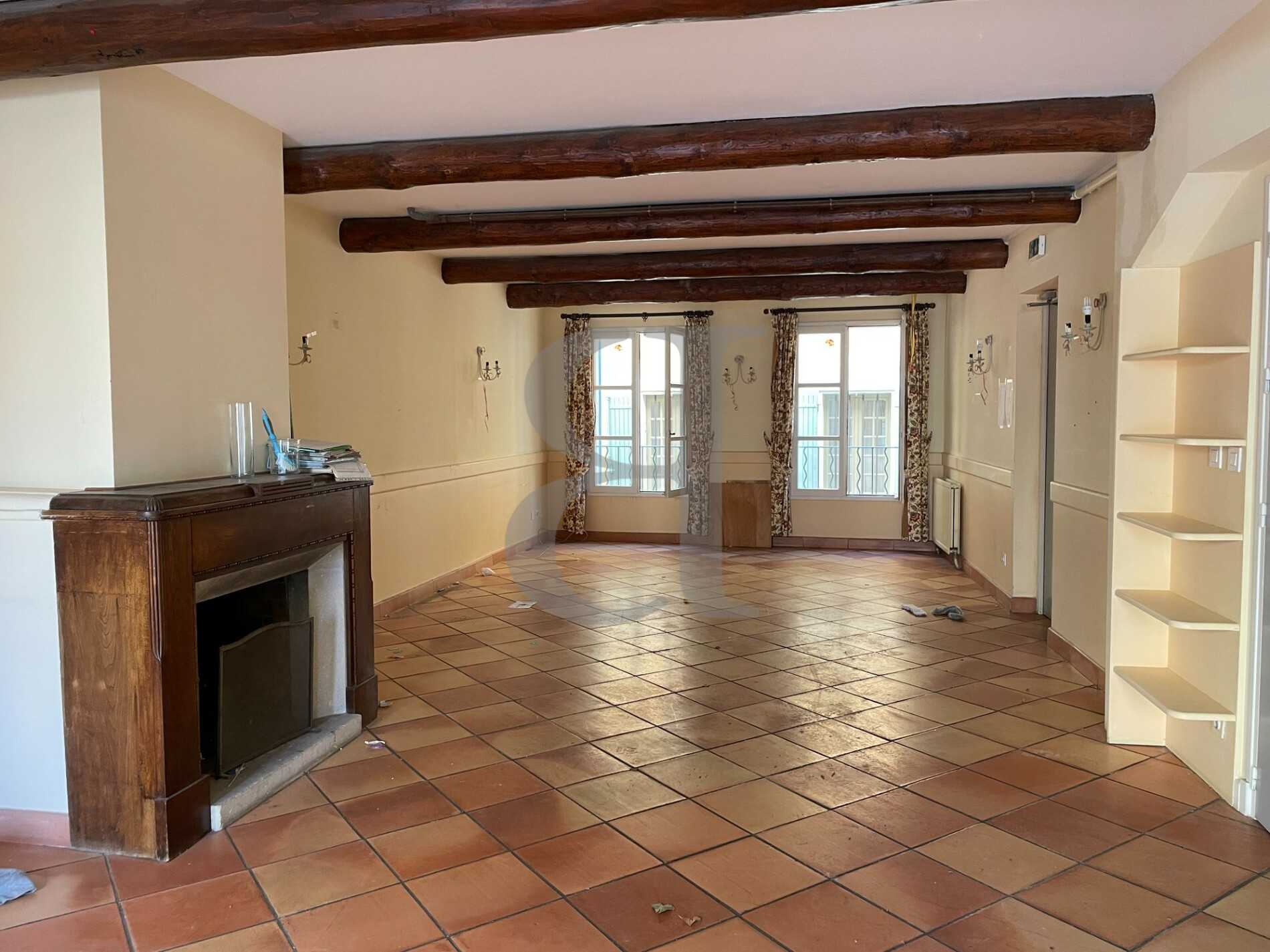 House in Vaison-la-Romaine, Provence-Alpes-Cote d'Azur 10168087