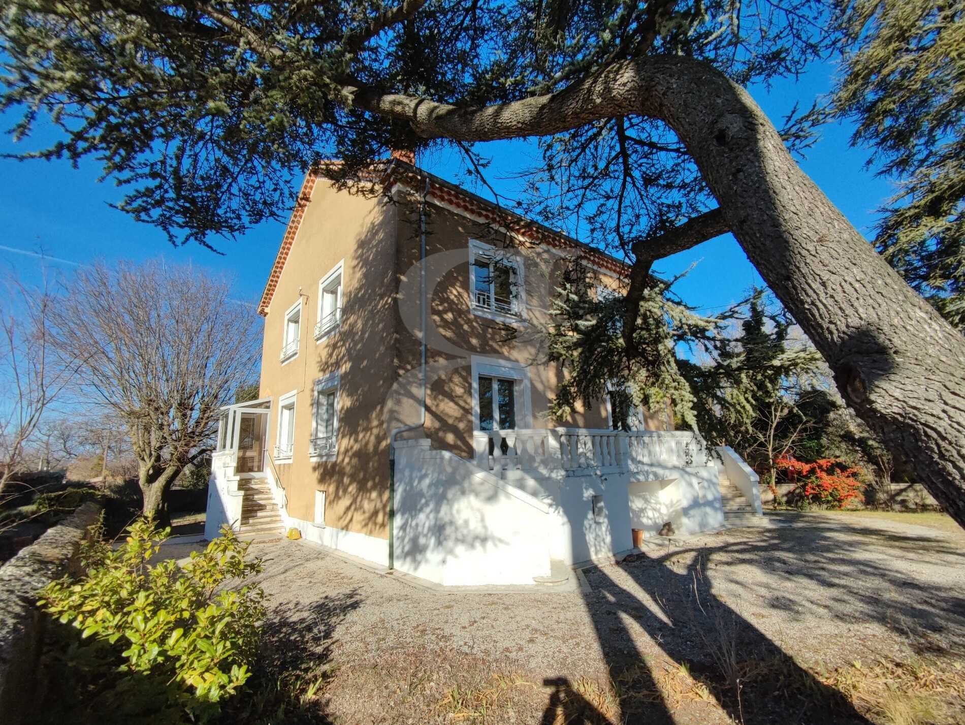 casa en La Bégude-de-Mazenc, Auvergne-Rhône-Alpes 10168099