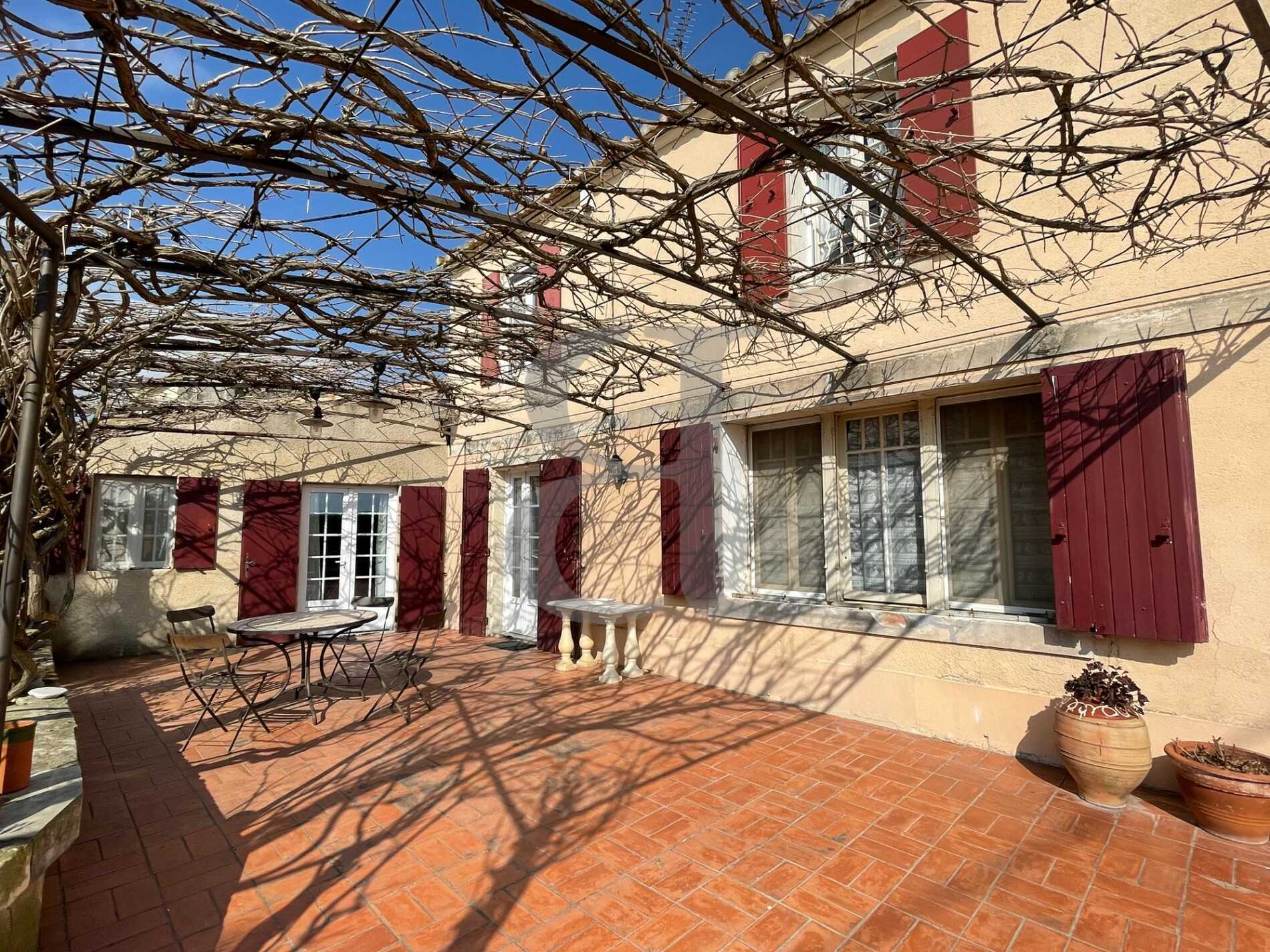 casa no Arles, Provença-Alpes-Costa Azul 10168137