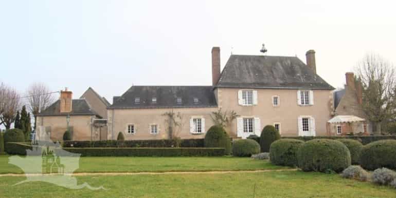 жилой дом в Tours, Centre-Val de Loire 10168294