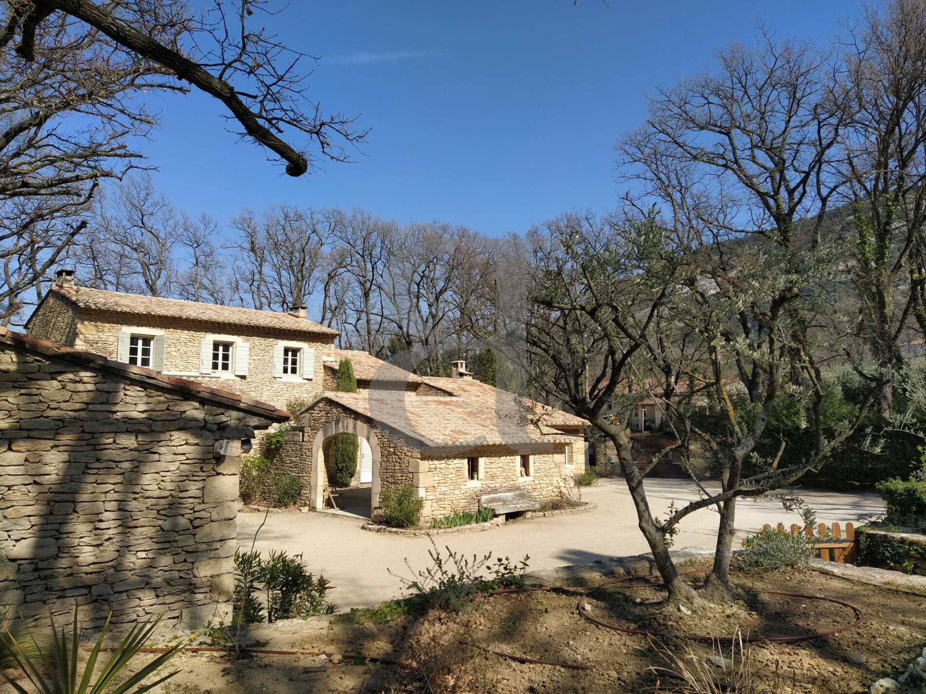 rumah dalam L'Isle-sur-la-Sorgue, Provence-Alpes-Côte d'Azur 10168365