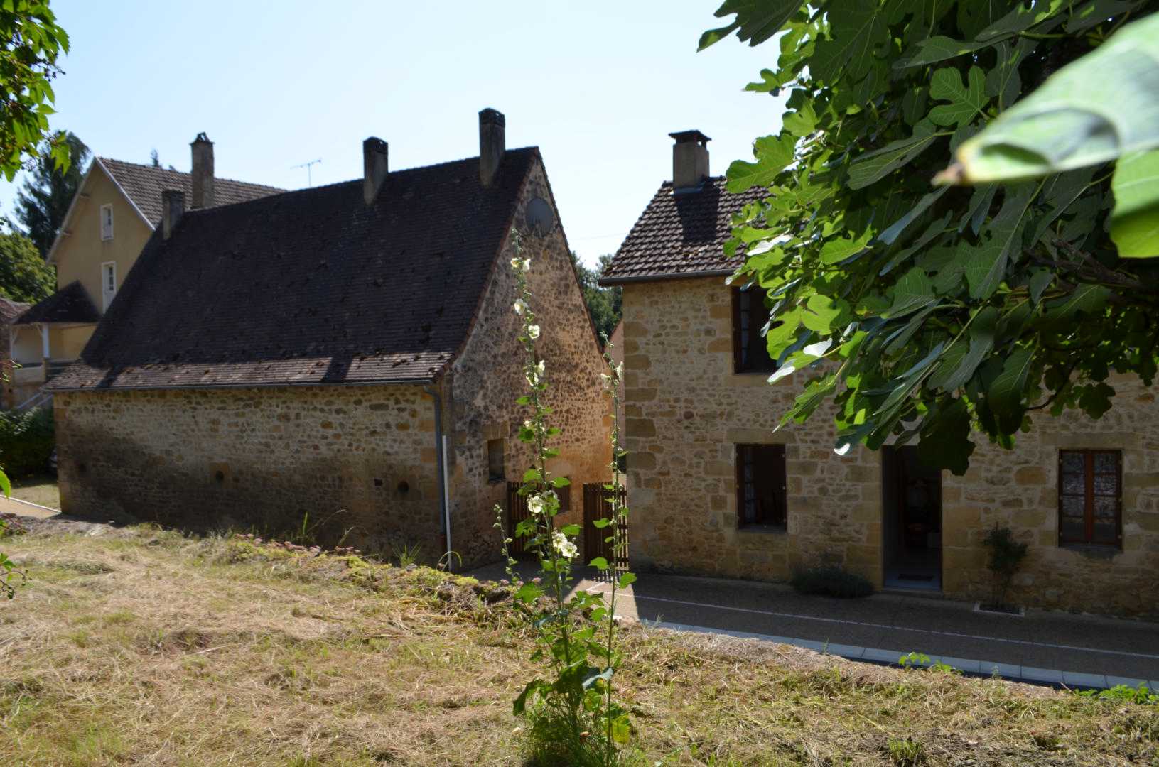 房子 在 Saint-Cyprien, Nouvelle-Aquitaine 10168460