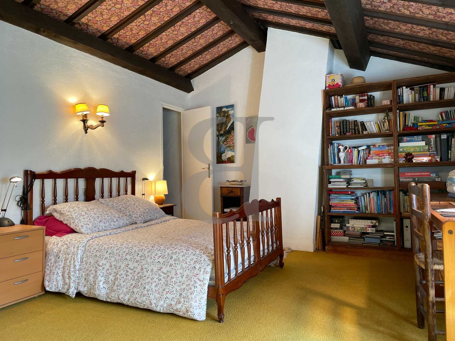 Casa nel Arles, Provence-Alpes-Côte d'Azur 10168612